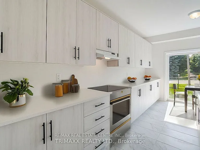 36 Henry Maracle St #UPPER — Photo 5