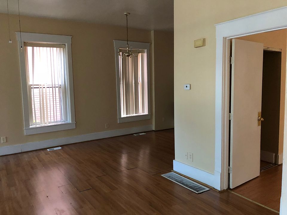 1st image of 1111 S 1st St APT 1