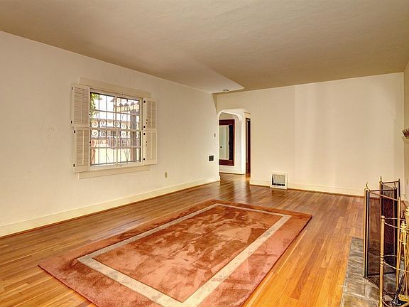 5th image of 1444 McDaniel Ave