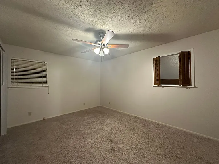 8104 Hood Cir #A — Photo 16