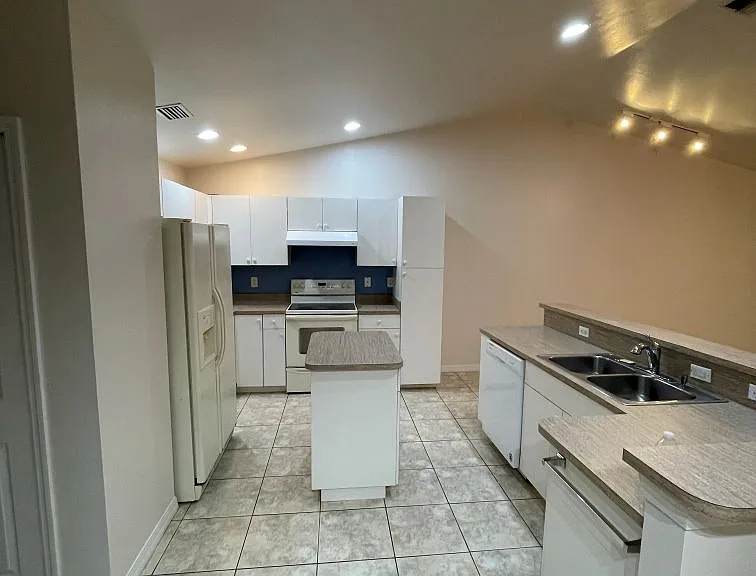 Kitchen with island