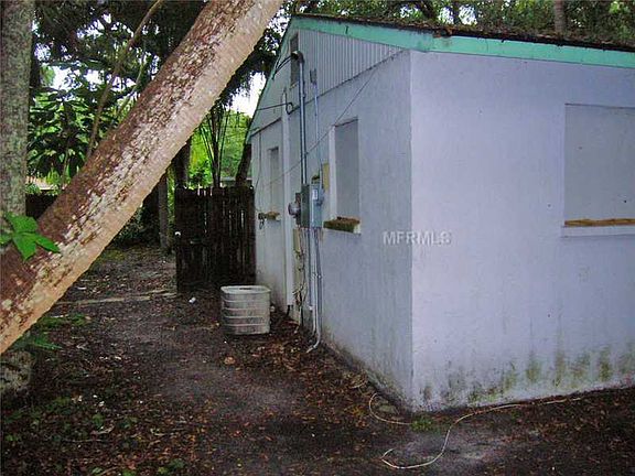 4th image of 1360 46th St