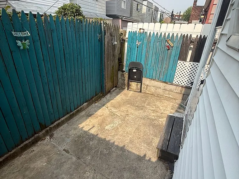 824 Winton St — Photo 5