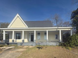 9 Academy St, Hawkinsville, GA 31036