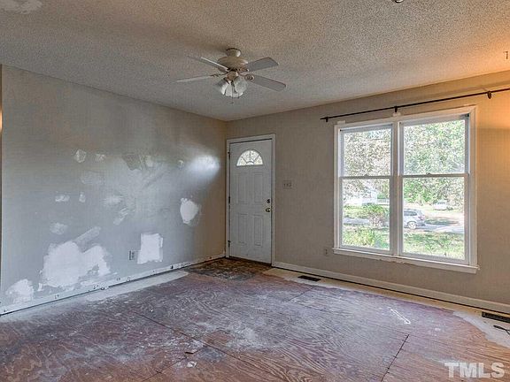 4th image of 105 Mill Creek Dr