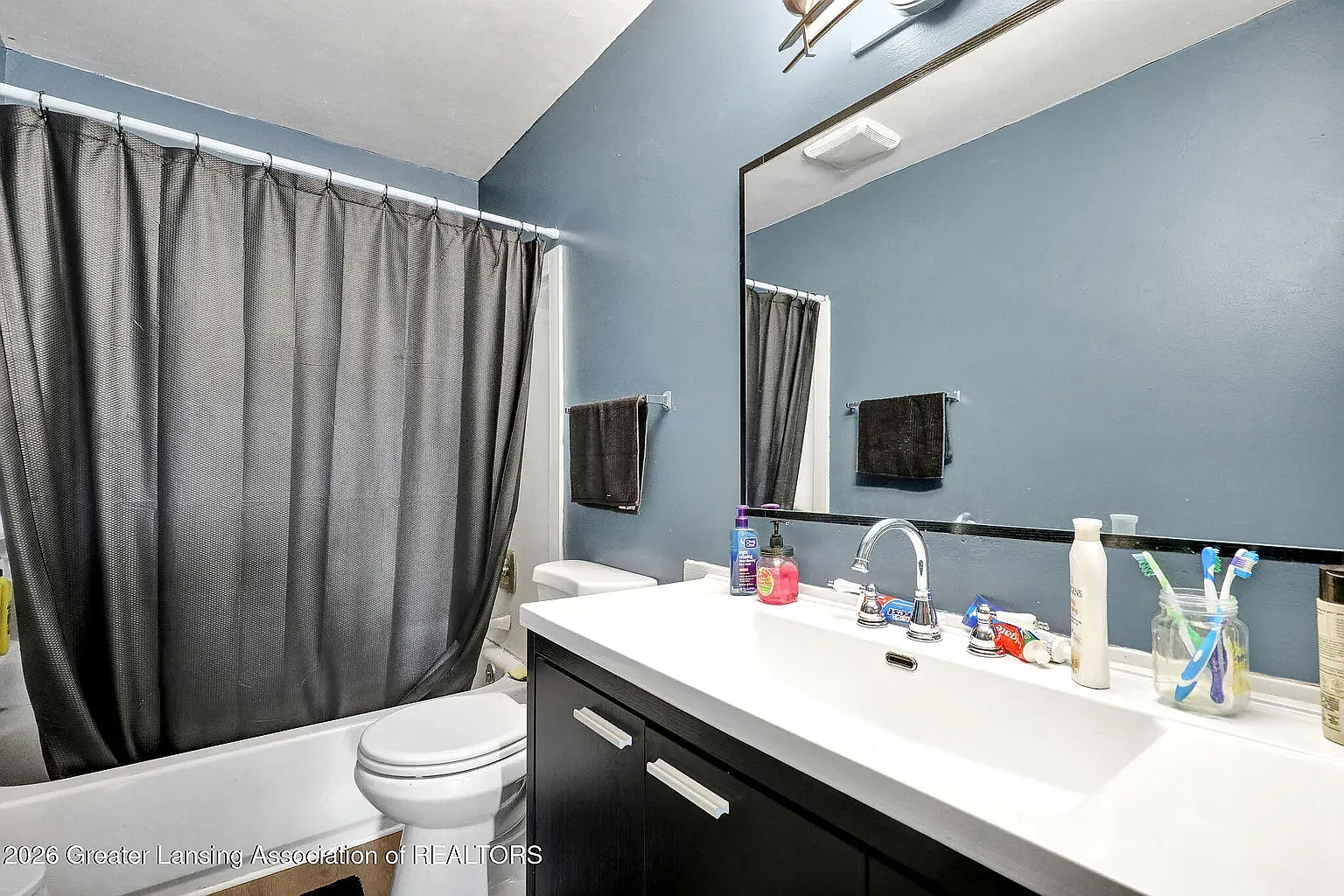 2 bed, 1000 sqft, $1,400 — Photo 1