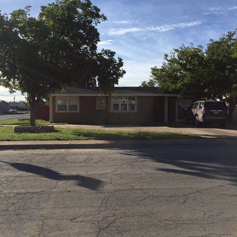 1st image of 101 W Spruce Ave