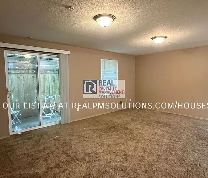 931 NE 81st Ave #4 — Photo 6