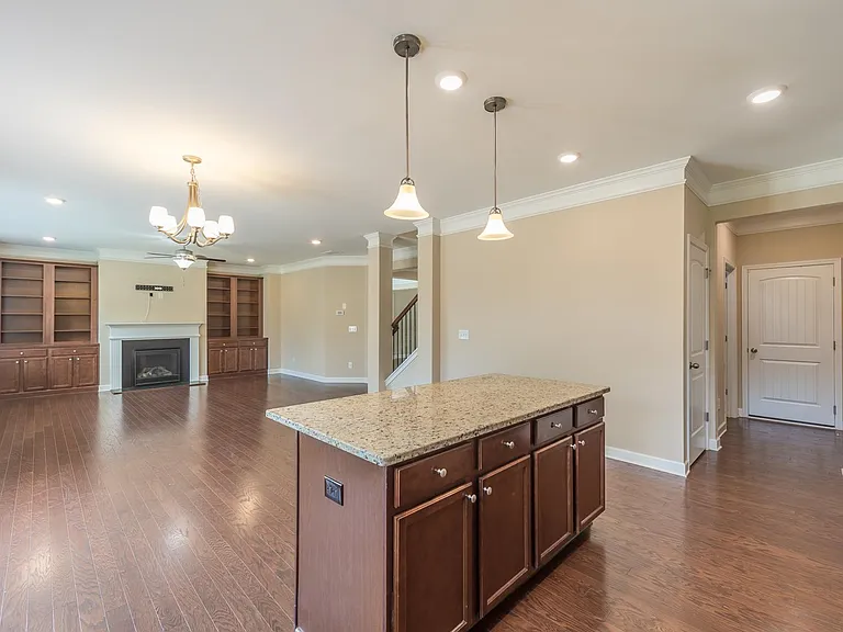 4740 Alexandria Ave — Photo 18