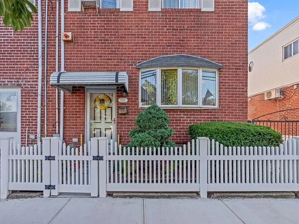 2582 Gerritsen Ave, Brooklyn, NY 11229