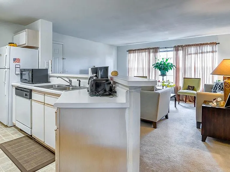 Willow Ridge Apartments — Photo 17