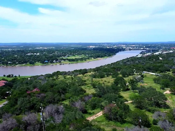 420 Rocky Rd, Marble Falls, TX 78657