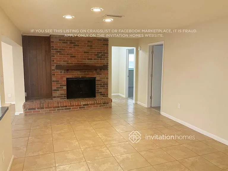 1895 Almeria Way S — Photo 8