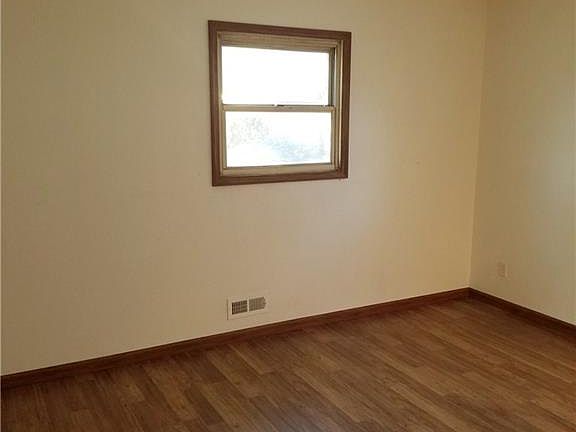 5th image of 6041 321st St