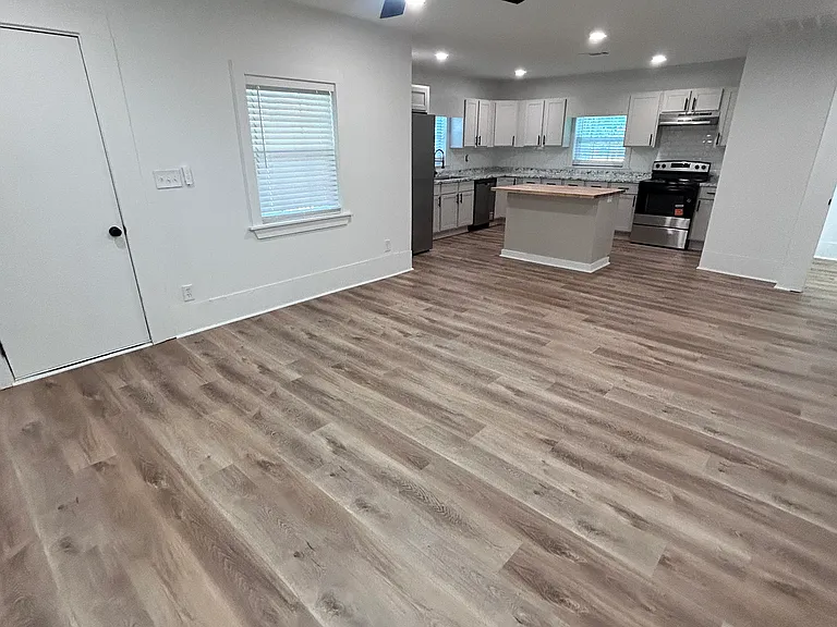 112 Moore Ave — Photo 20