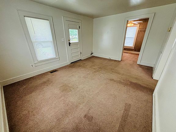 2nd image of 116 Lester St