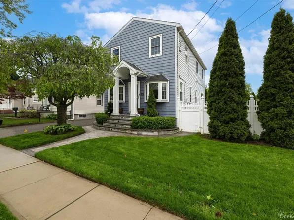 582 Washington Ave, West Hempstead, NY 11552