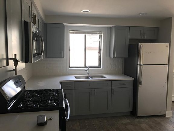 5th image of 3940 N Narragansett Ave APT 1N