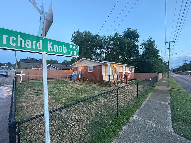 1900 Anderson Ave — Photo 15