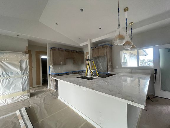 2nd image of 16-2094 Gardenia Dr