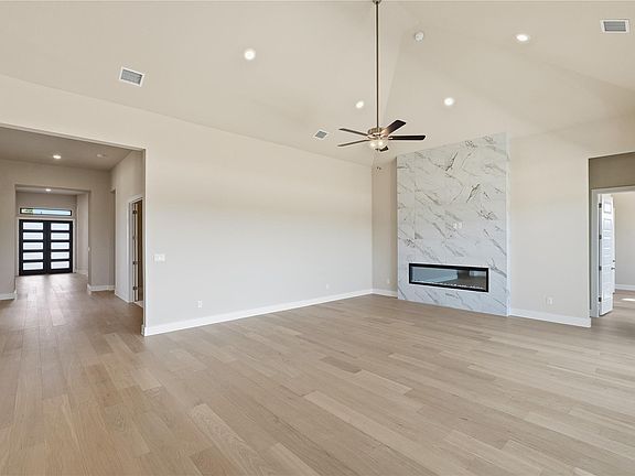 4th image of 1209 Doelling Dr