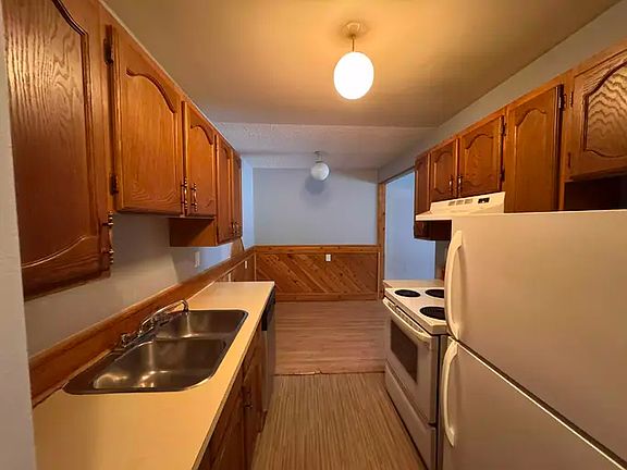 2nd image of 10141 162nd St NW #212