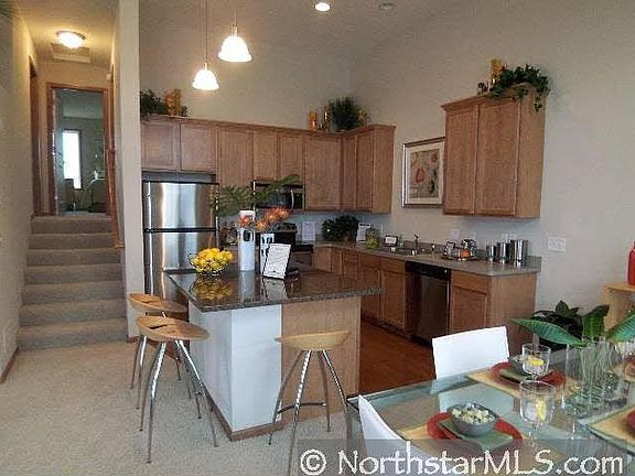3rd image of 12310 Alamo Circle NE