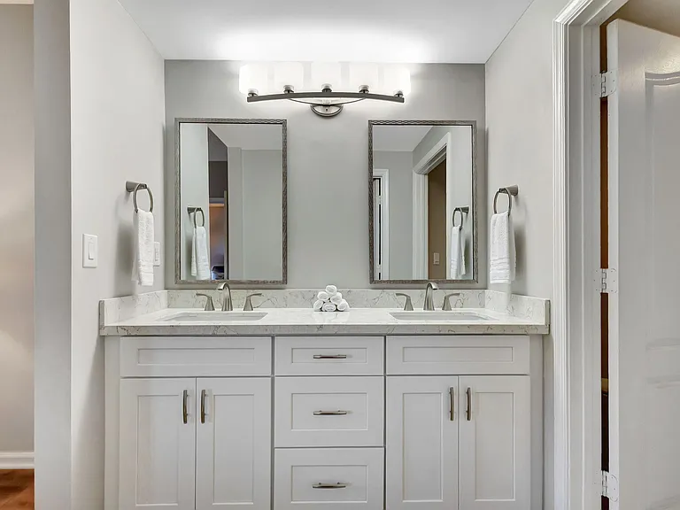 300 Uno Lago Dr #101 — Photo 28