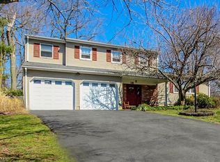 18 Randi Way, Ewing, NJ 08560