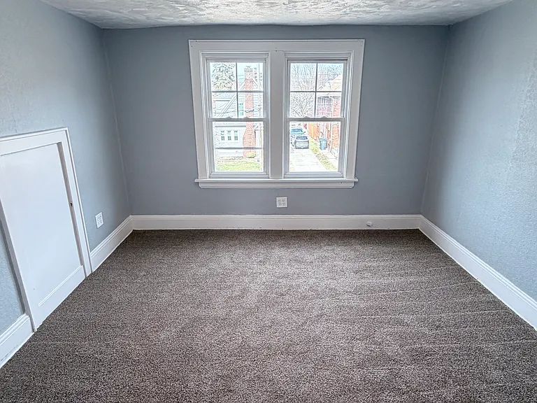 722 Iona Ave — Photo 7