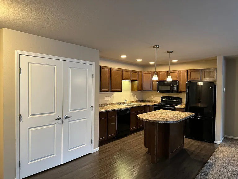 Aspen Trail Apartments — Photo 21