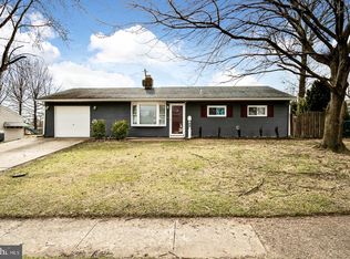 49 Meadow Ln, Levittown, PA