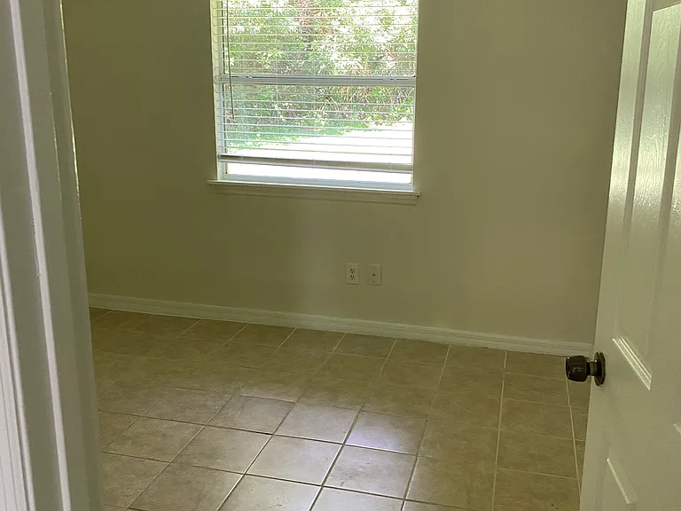 952 Beau Ct — Photo 10