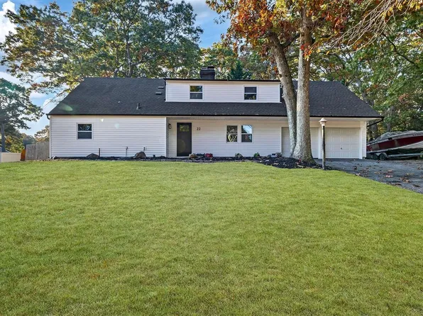 22 Shearwater Way, Centereach, NY 11720