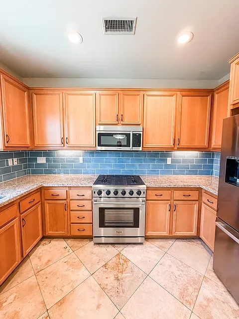 3 bed, 1541 sqft, $3,500 — Photo 3