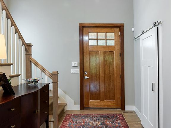 4th image of 104 E North Stree