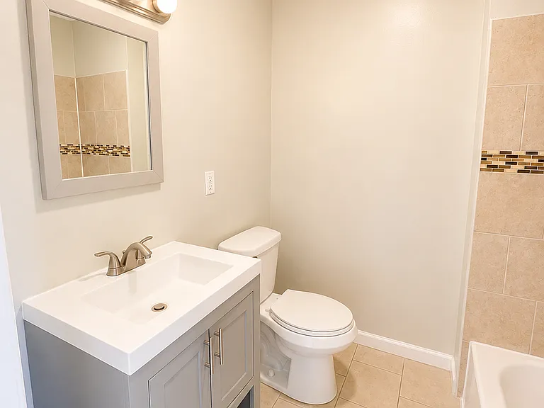 379 Hawthorne Ave #3 — Photo 10