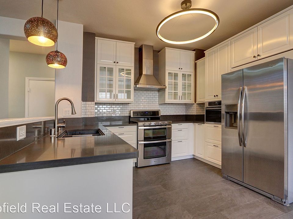 1st image of 1004 Washington Oaks St