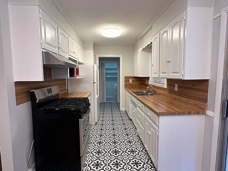 5096 Crestwood Rd — Photo 16