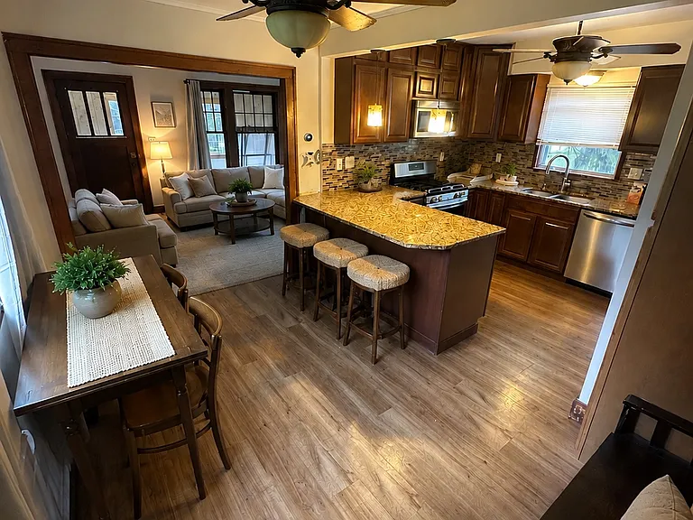 11526 Ravenna Rd — Photo 3