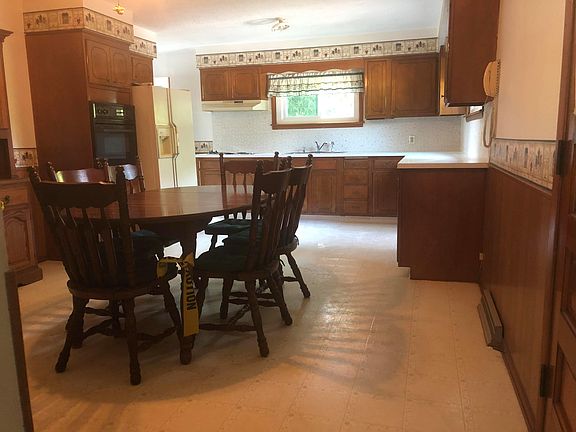 4th image of 9546 Mink St SW