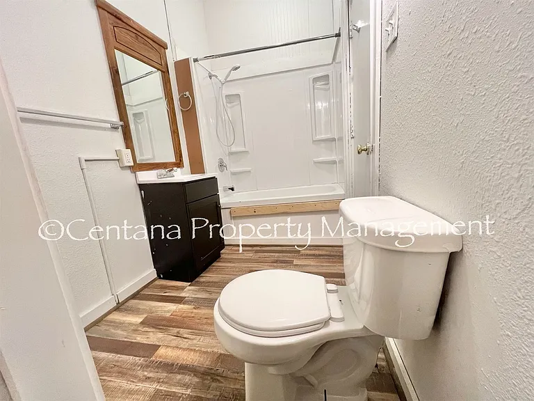 675 S Main St #B — Photo 12