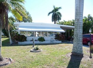 493 Riviera Blvd W, Naples, FL 34112