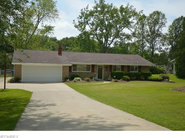 8440 Valley View Rd, Macedonia, OH 44056