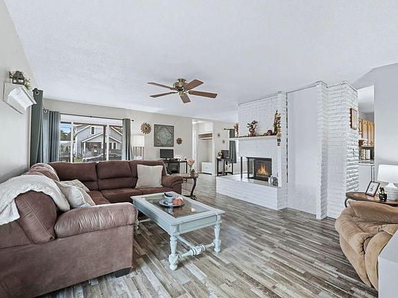 5th image of 1865 College Ave