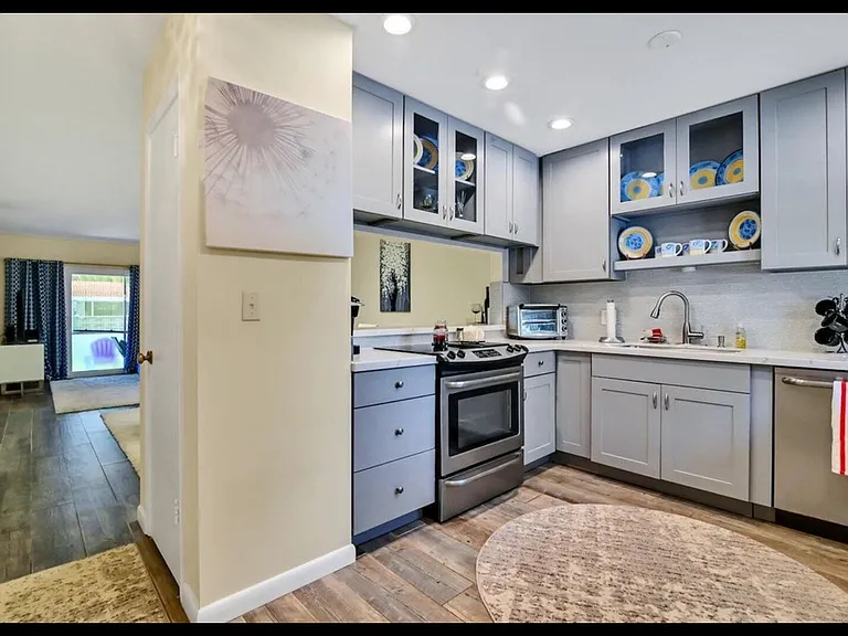 1432 S Lakeside Dr #2 — Photo 5