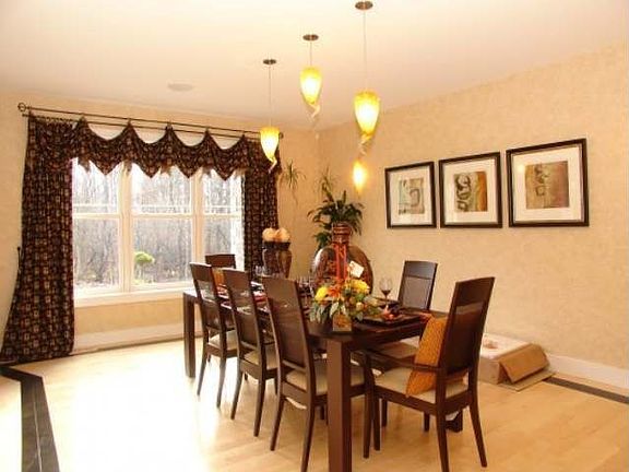 Gracious Dining Room