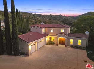 969 Crown Hill Dr, Simi Valley, CA 93063