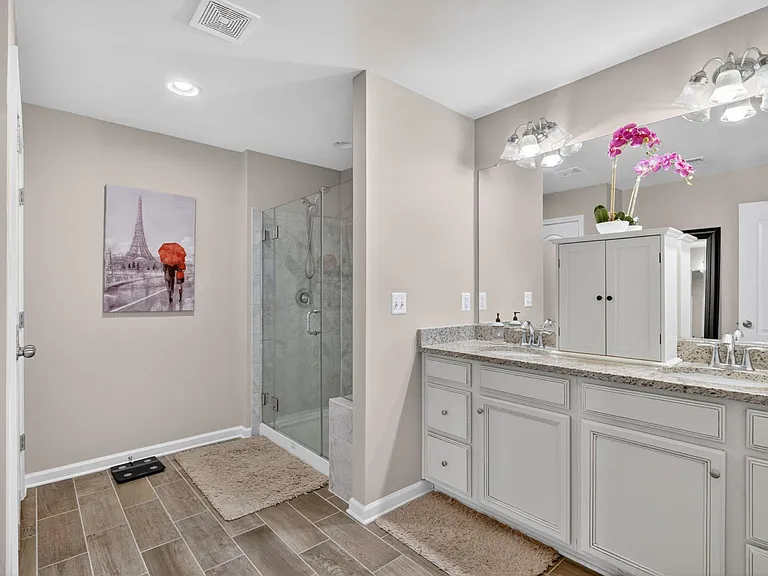 980 Basswood Dr — Photo 31