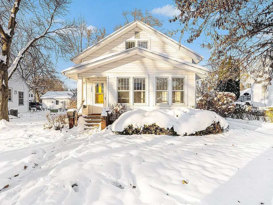 1st image of 1209 Cambridge Dr